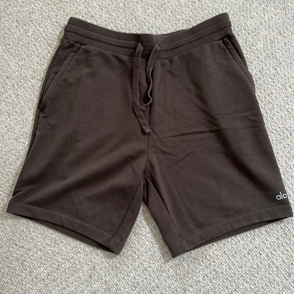 XL Men’s Alo Yoga Chill Shorts